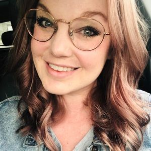 Meet your Posher, Christine